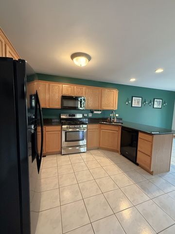 9400 CALEDONIA Drive, Tinley Park, IL 60487