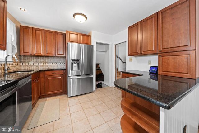 1916 FLORAL DR, Wilmington, DE 19810
