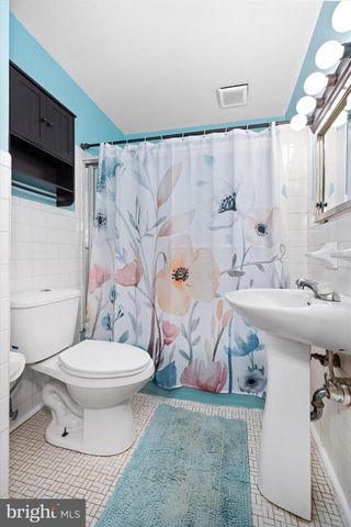 1916 FLORAL DR, Wilmington, DE 19810