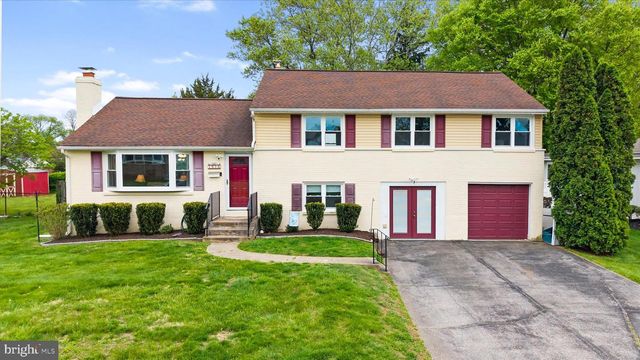 1916 FLORAL DR, Wilmington, DE 19810