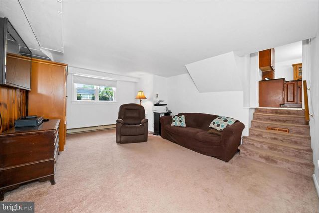 1916 FLORAL DR, Wilmington, DE 19810