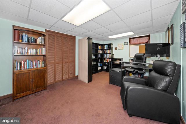 1916 FLORAL DR, Wilmington, DE 19810