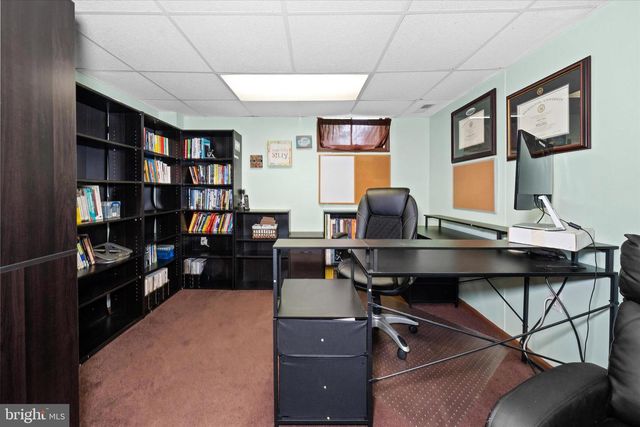 1916 FLORAL DR, Wilmington, DE 19810