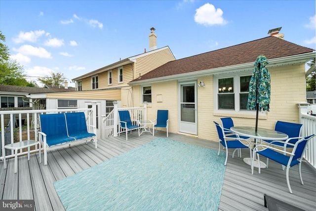 1916 FLORAL DR, Wilmington, DE 19810