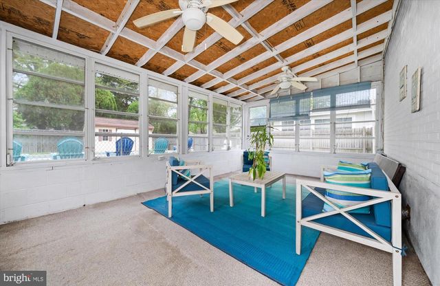 1916 FLORAL DR, Wilmington, DE 19810