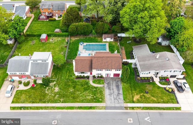 1916 FLORAL DR, Wilmington, DE 19810