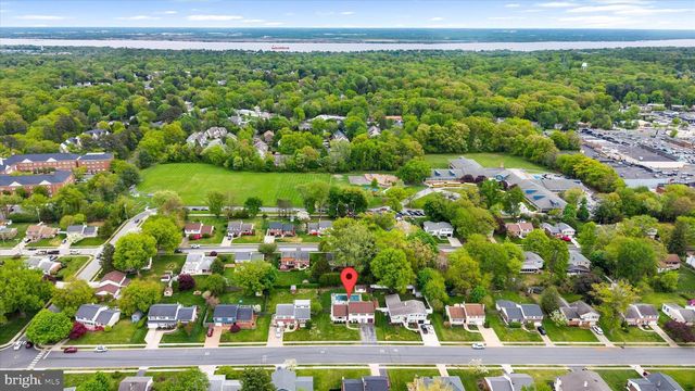 1916 FLORAL DR, Wilmington, DE 19810