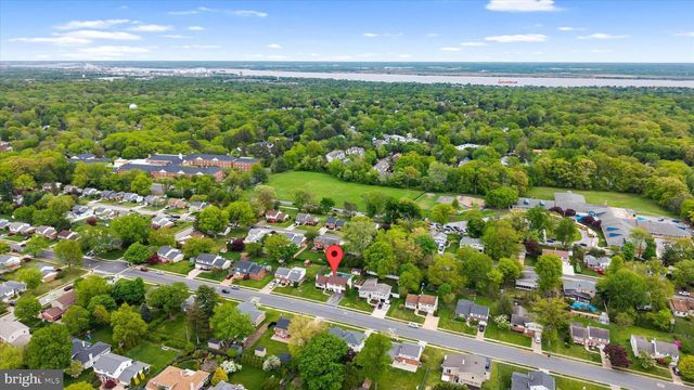 1916 FLORAL DR, Wilmington, DE 19810