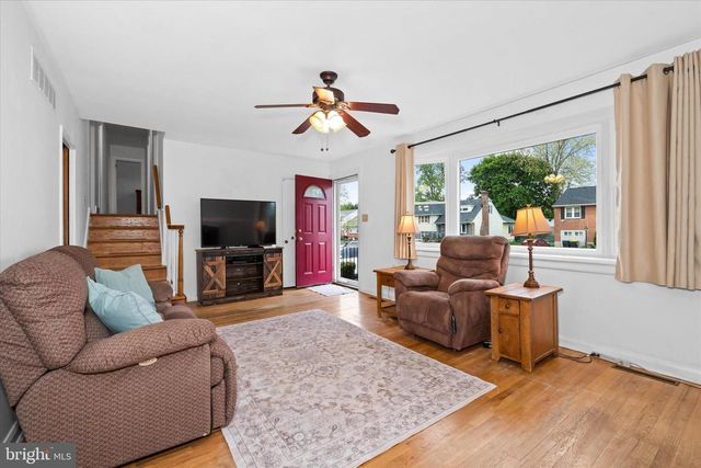 1916 FLORAL DR, Wilmington, DE 19810
