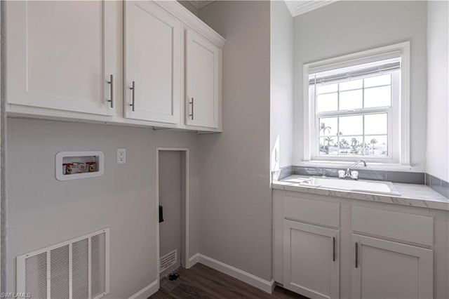 11310 Bougainvillea LN, Fort Myers Beach, FL 33931