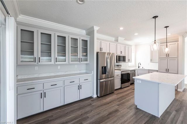 11310 Bougainvillea LN, Fort Myers Beach, FL 33931