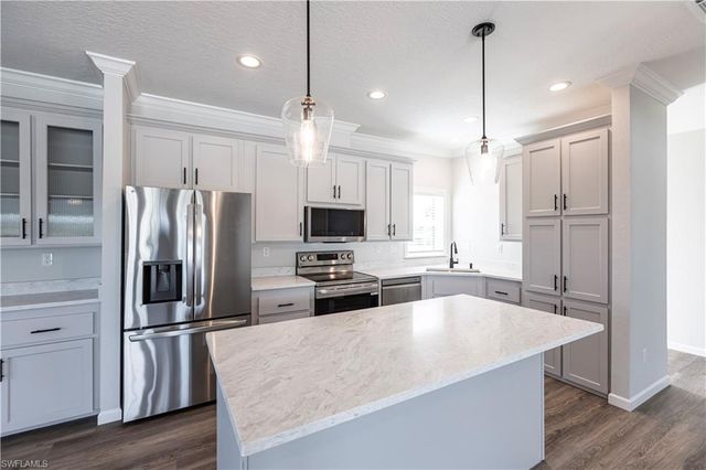 11310 Bougainvillea LN, Fort Myers Beach, FL 33931