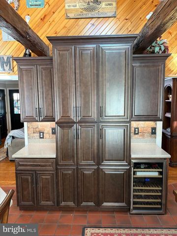 1901 OXFORD VALLEY RD, Yardley, PA 19067