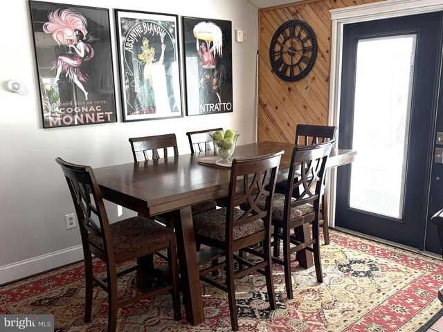 1901 OXFORD VALLEY RD, Yardley, PA 19067