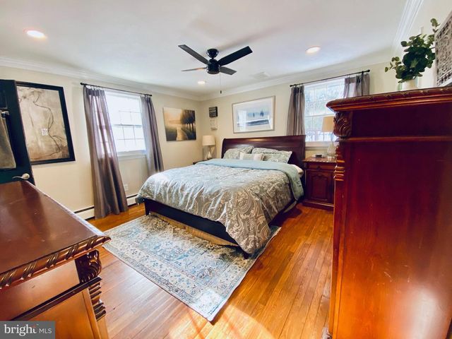 1901 OXFORD VALLEY RD, Yardley, PA 19067