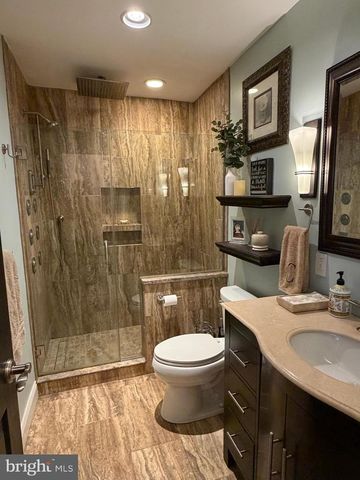 1901 OXFORD VALLEY RD, Yardley, PA 19067