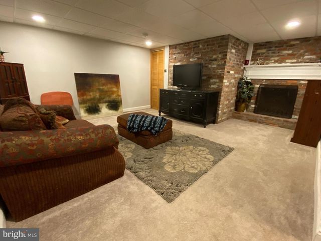 1901 OXFORD VALLEY RD, Yardley, PA 19067