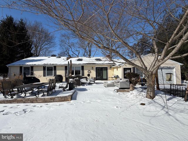 1901 OXFORD VALLEY RD, Yardley, PA 19067