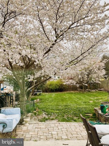 1901 OXFORD VALLEY RD, Yardley, PA 19067