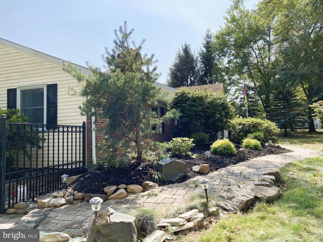 1901 OXFORD VALLEY RD, Yardley, PA 19067