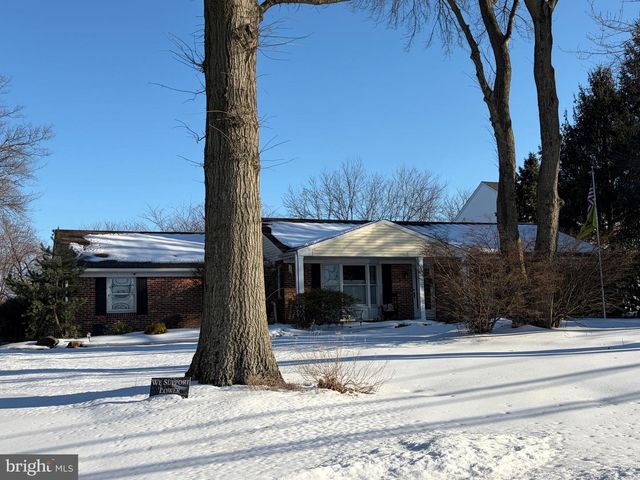 1901 OXFORD VALLEY RD, Yardley, PA 19067