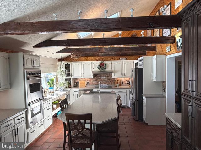 1901 OXFORD VALLEY RD, Yardley, PA 19067