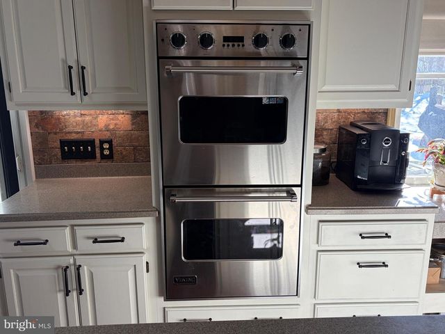 1901 OXFORD VALLEY RD, Yardley, PA 19067