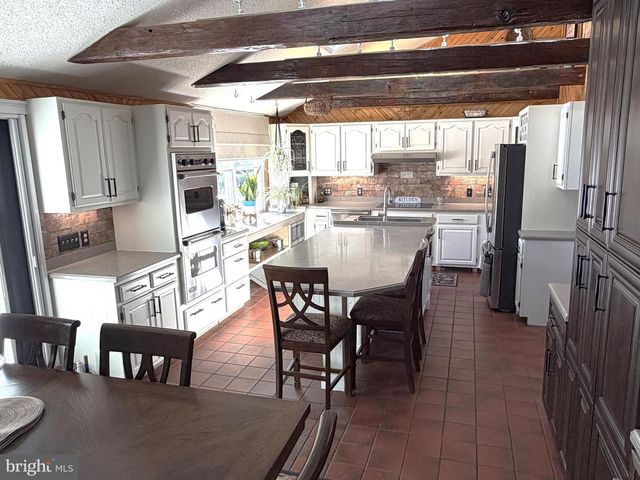 1901 OXFORD VALLEY RD, Yardley, PA 19067