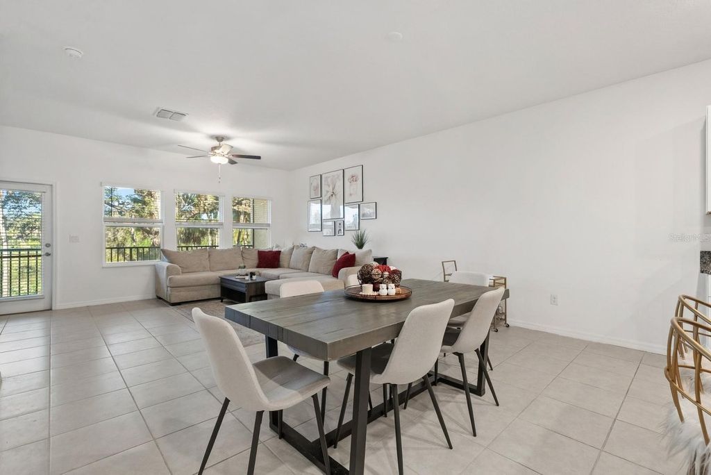 Image 12 of property listing at 809 TENNYSON MILL CIRCLE, Tampa, FL 33619