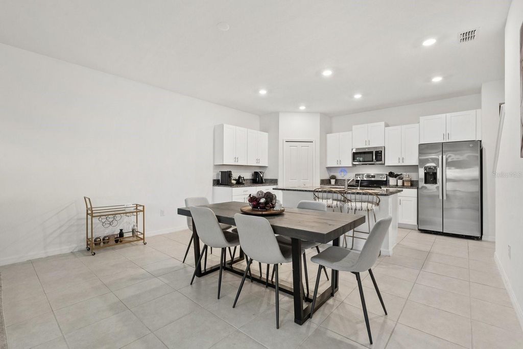 Image 13 of property listing at 809 TENNYSON MILL CIRCLE, Tampa, FL 33619