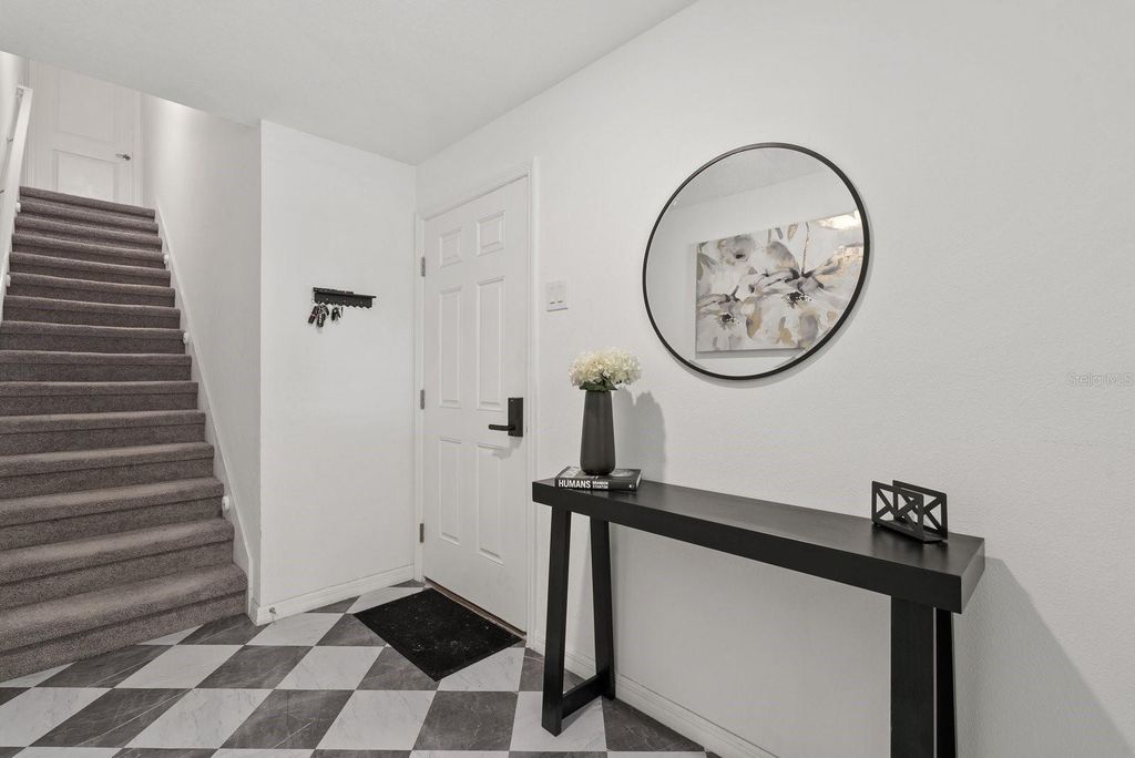 Image 5 of property listing at 809 TENNYSON MILL CIRCLE, Tampa, FL 33619