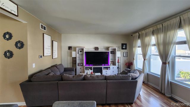 32249 E Brampton Street, New Haven, MI 48048