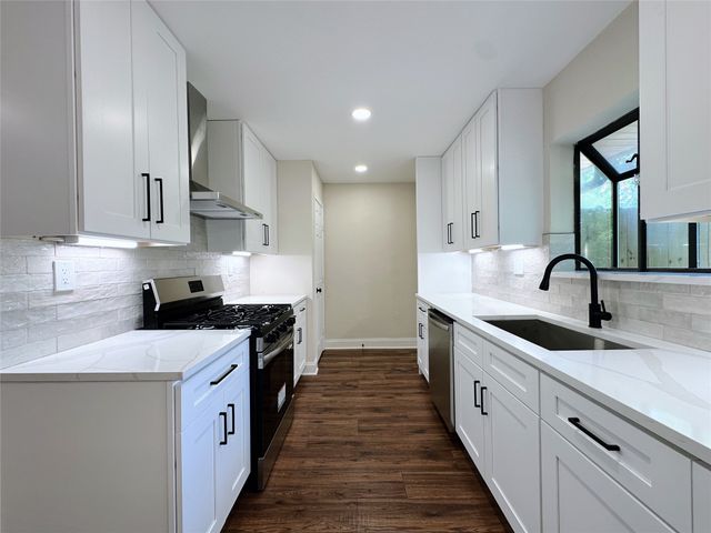1814 Walnut Avenue, Carrollton, TX 75006