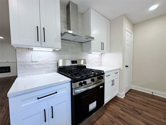1814 Walnut Avenue, Carrollton, TX 75006