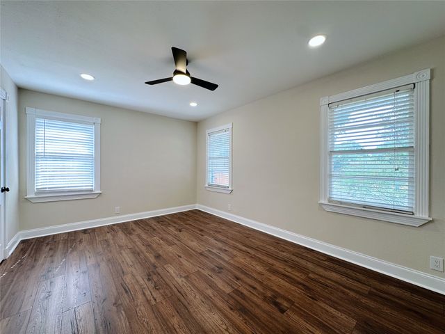 1814 Walnut Avenue, Carrollton, TX 75006
