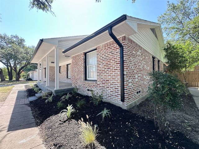 1814 Walnut Avenue, Carrollton, TX 75006