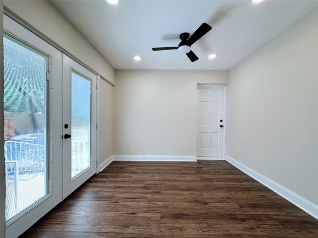 1814 Walnut Avenue, Carrollton, TX 75006