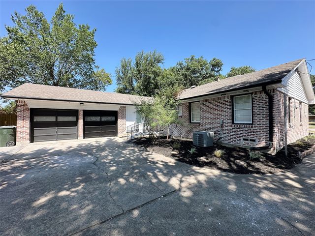 1814 Walnut Avenue, Carrollton, TX 75006