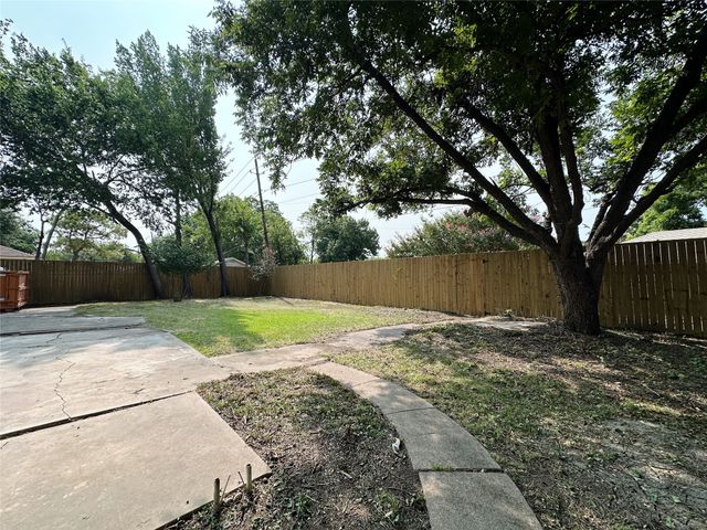 1814 Walnut Avenue, Carrollton, TX 75006
