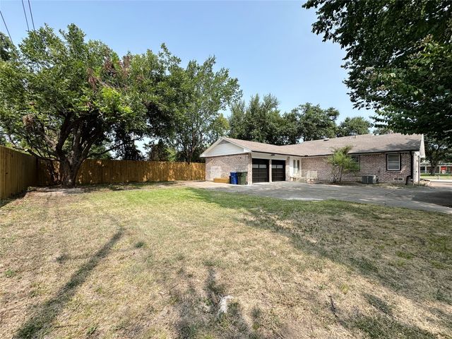 1814 Walnut Avenue, Carrollton, TX 75006