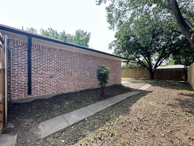 1814 Walnut Avenue, Carrollton, TX 75006