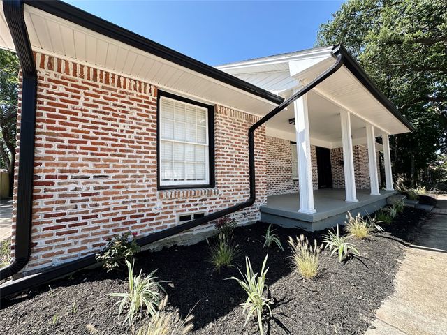 1814 Walnut Avenue, Carrollton, TX 75006