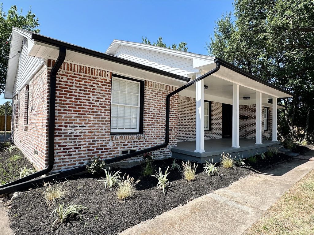 1814 Walnut Avenue, Carrollton, TX 75006