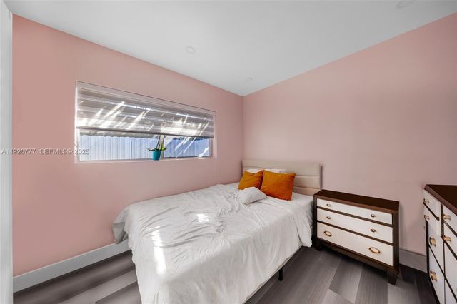 490 W 33rd Pl, Hialeah, FL 33012