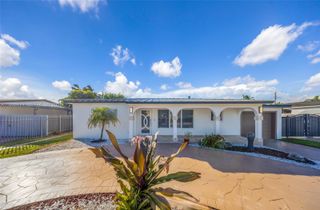 490 W 33rd Pl, Hialeah, FL 33012