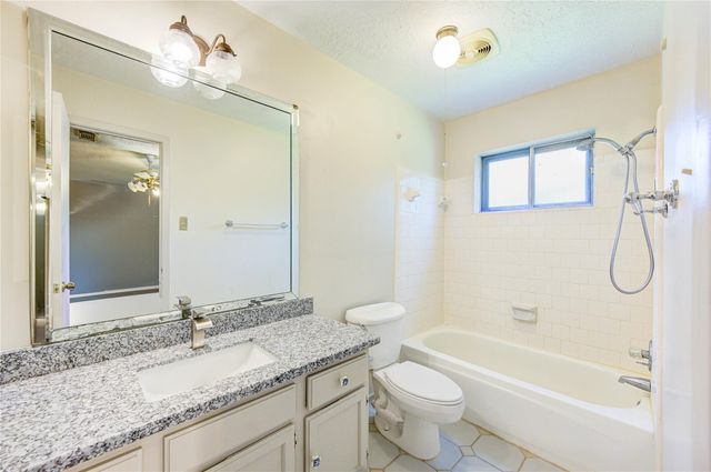 1510 Chestnut Tree Lane, Houston, TX 77067