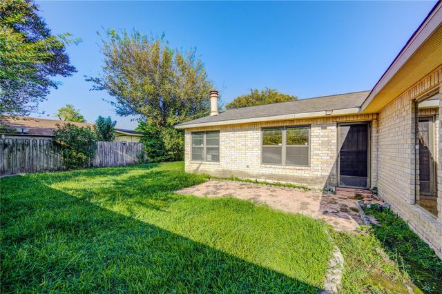 1510 Chestnut Tree Lane, Houston, TX 77067