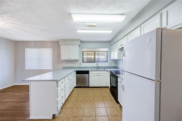 1510 Chestnut Tree Lane, Houston, TX 77067