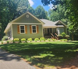 220 Valley View Drive, Maysville, GA 30558