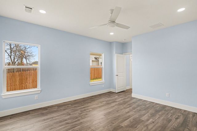 1317 E Tucker Street, Fort Worth, TX 76104